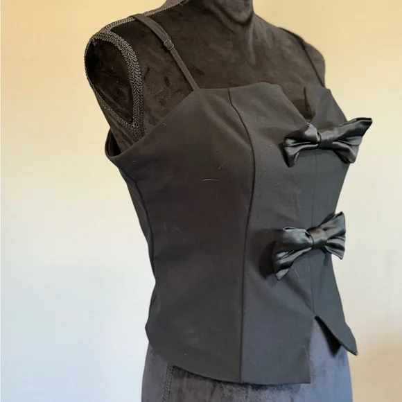 Future Collective Bow Tank – Size M - Picture 5 of 7